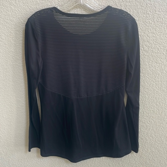 Old Navy active long sleeve top - Picture 1 of 4